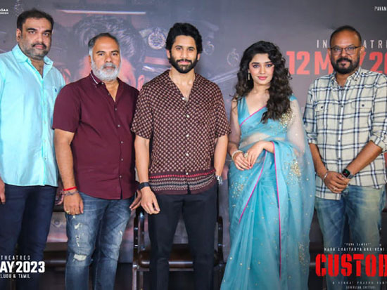 Team Custody Poses Elegantly At Grand Press Meet